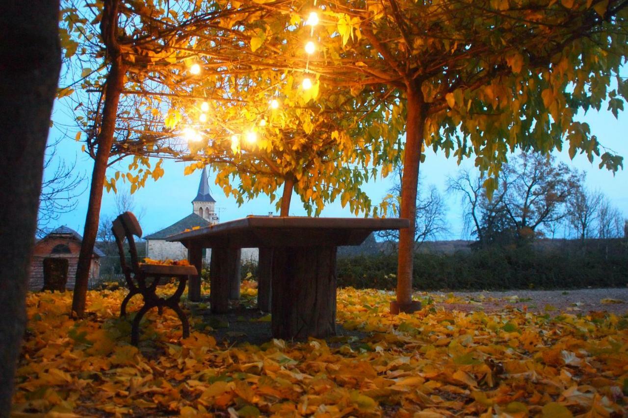 Le Couvent De Neuviale Bed and Breakfast Parisot  Exteriör bild